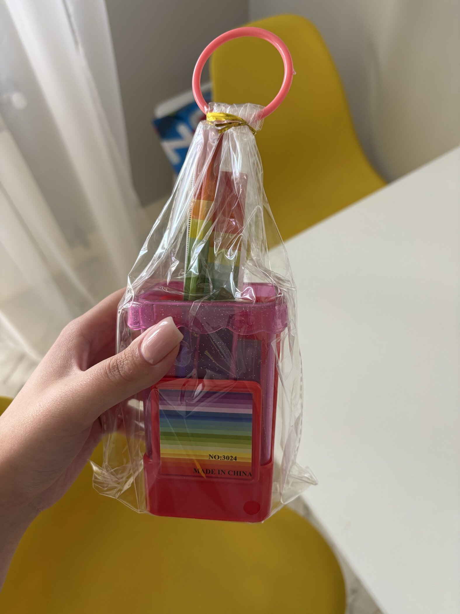 Фотография покупателя товара Набор настольный детский «Радуга» подставка, 2 карандаша, линейка, точилка, ластик, блок 8 листов - Фото 1