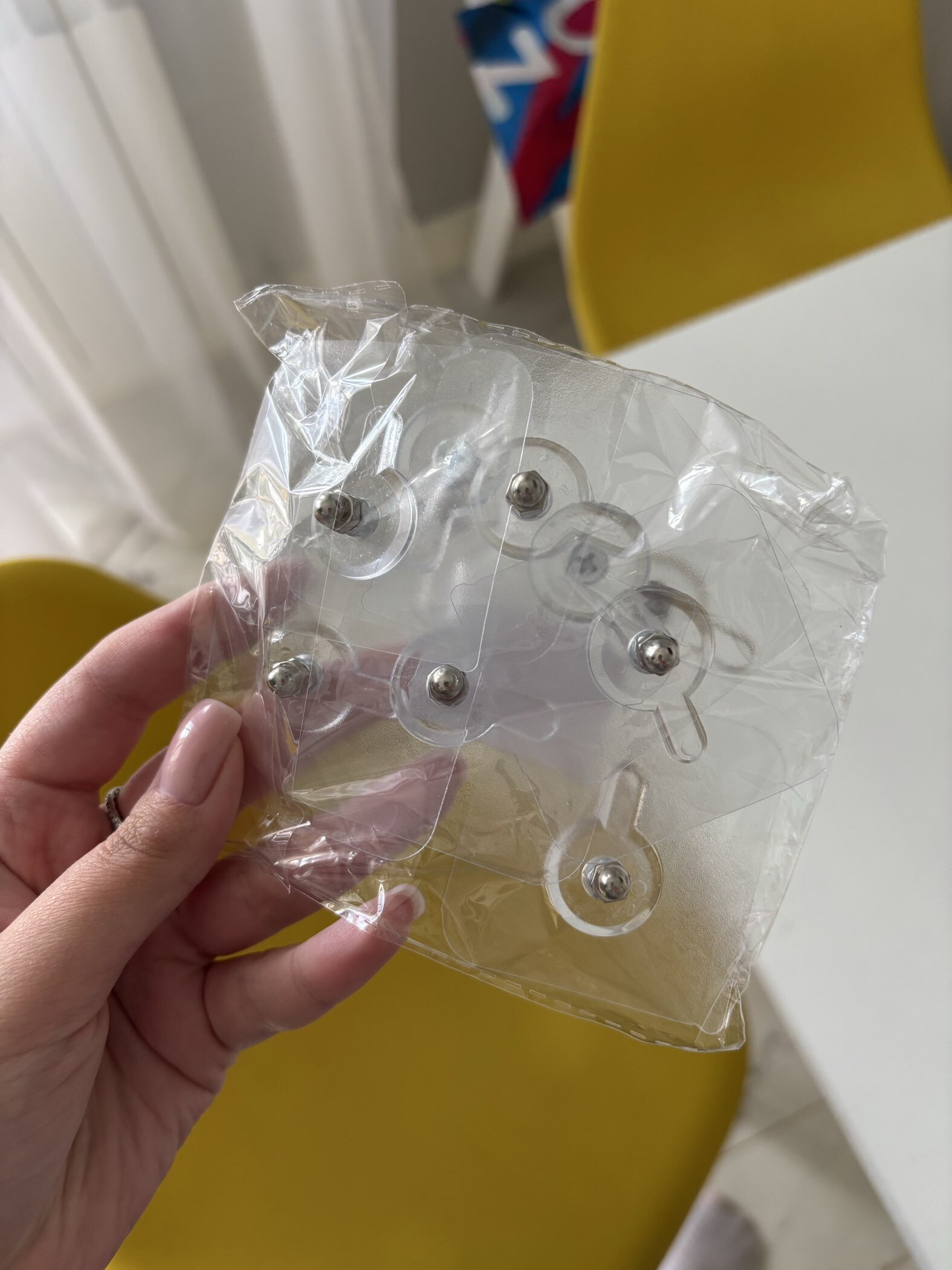 Фотография покупателя товара Крючки для полок самоклеящиеся, винтовые, 5.7×5.7 см, 10 шт. - Фото 1