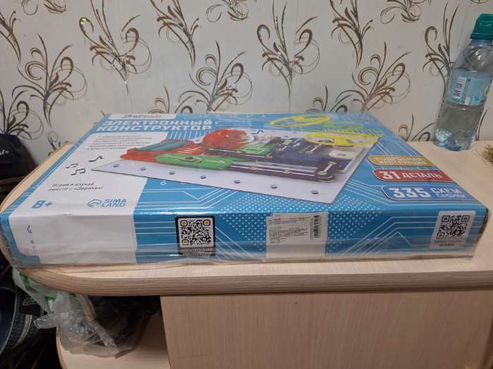 Фотография покупателя товара Конструктор электронный «Эврики», 335 схем, 31 элемент, работает от батареек - Фото 2