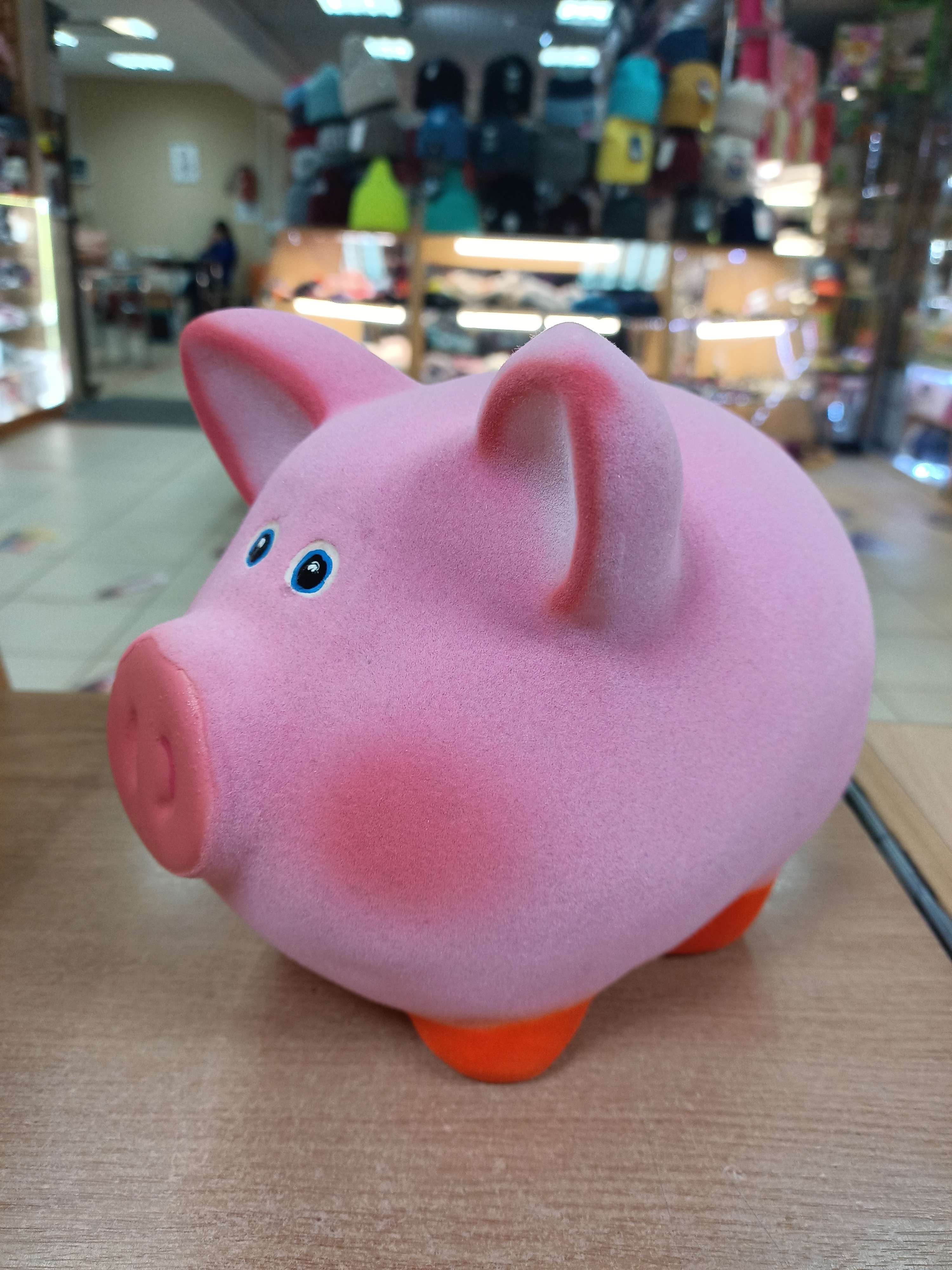 Фотография покупателя товара Копилка "Поросёнок Пупсик", флок, розовый цвет, 17 см, микс