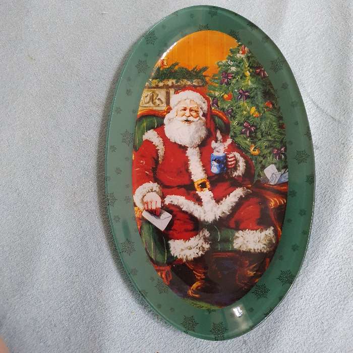 Фотография покупателя товара Блюдо стеклянное овальное Доляна «Счастливый Санта», 24,5×15 см - Фото 2