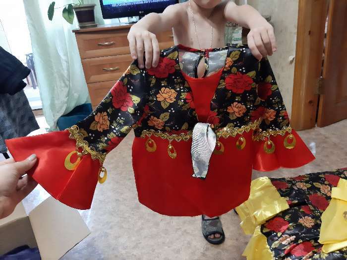 Фотография покупателя товара Карнавальный цыганский костюм для девочки, красный с двойной оборкой по юбке, р. 28, рост 110 см - Фото 1