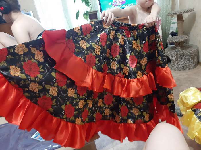 Фотография покупателя товара Карнавальный цыганский костюм для девочки, красный с двойной оборкой по юбке, р. 28, рост 110 см - Фото 2