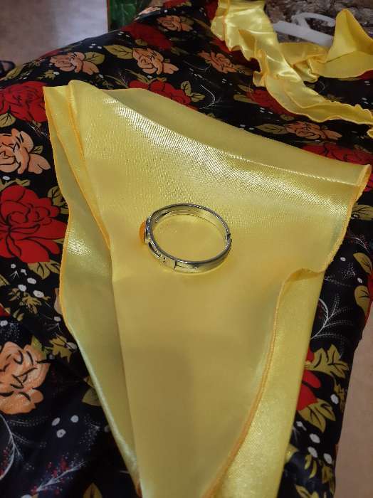 Фотография покупателя товара Карнавальный цыганский костюм для девочки, жёлтый с оборкой по груди, р. 32, рост 122 см - Фото 4