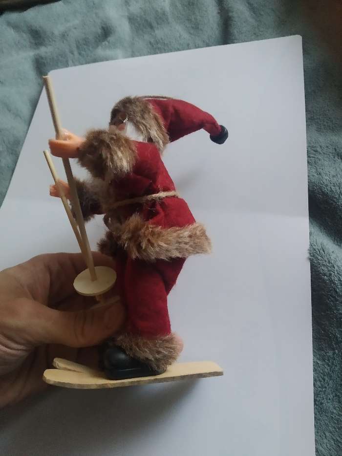 Фотография покупателя товара Дед Мороз "На лыжах" в бордовом костюме, 17 см - Фото 6
