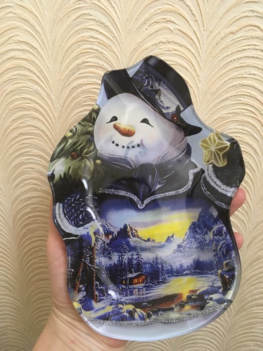 Фотография покупателя товара Блюдо стеклянное сервировочное Доляна «Снеговик и сказочный домик», 20×14,5 см - Фото 2