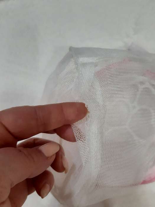 Фотография покупателя товара Мешок для стирки белья с диском Доляна, 15×15 см, мелкая сетка, цвет белый - Фото 5