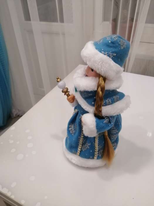 Фотография покупателя товара Снегурочка "Голубая шубка, с посохом" с подсветкой, двигается, 30 см, голубой