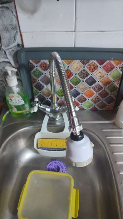 Фотография покупателя товара Смеситель для кухни ZEIN ZC2033, гибкий излив, кран-букса латунь 1/2", белый/хром - Фото 6