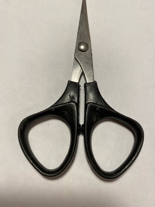 Фотография покупателя товара Ножницы маникюрные, прямые, 10,5 см, цвет серебристый/чёрный