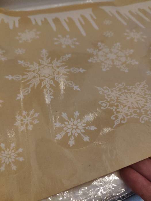 Фотография покупателя товара Наклейки для окон «Cнежинки», многоразовая, 33 х 50 см, Новый год - Фото 56