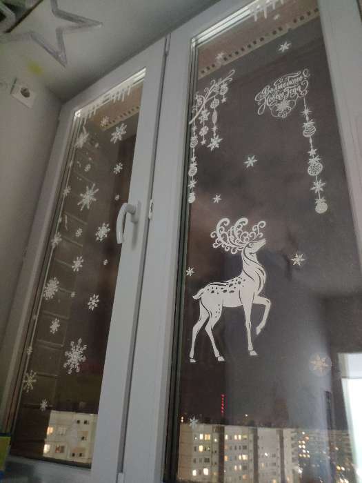 Фотография покупателя товара Наклейки для окон «Cнежинки», многоразовая, 33 х 50 см, Новый год - Фото 52