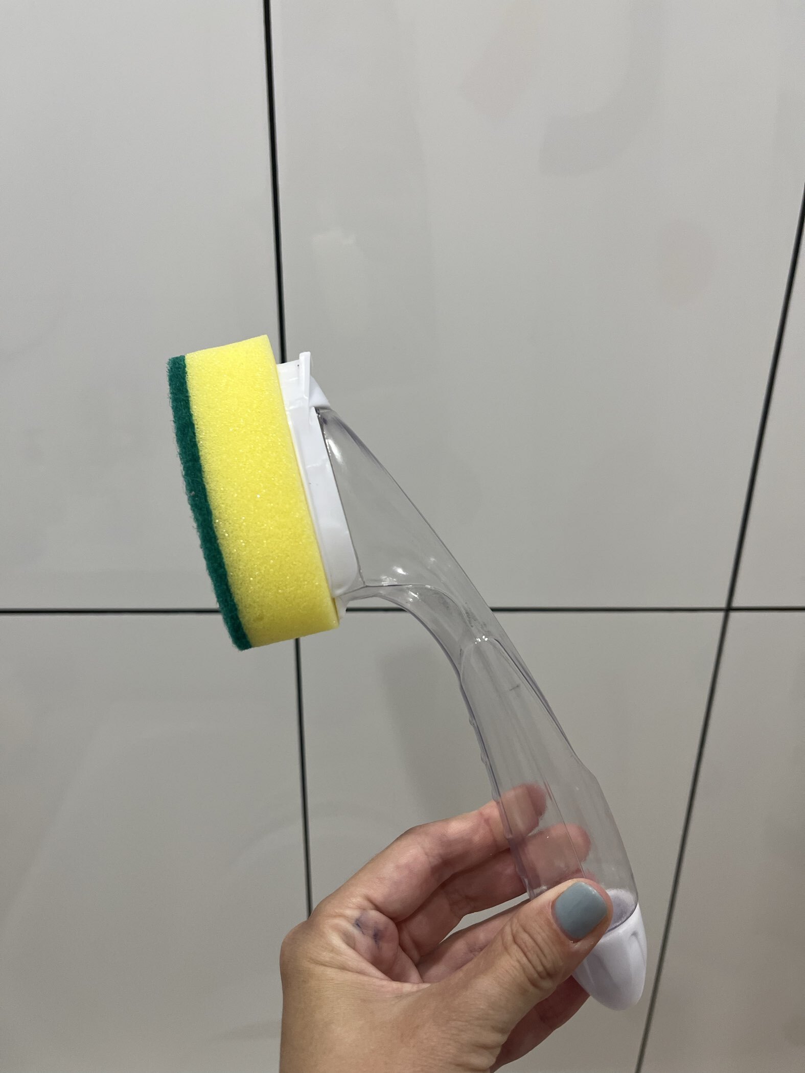 Фотография покупателя товара Губка для посуды Доляна, с ручкой дозатором, поролон, абразивное покрытие, 24×5.5×8 см - Фото 1