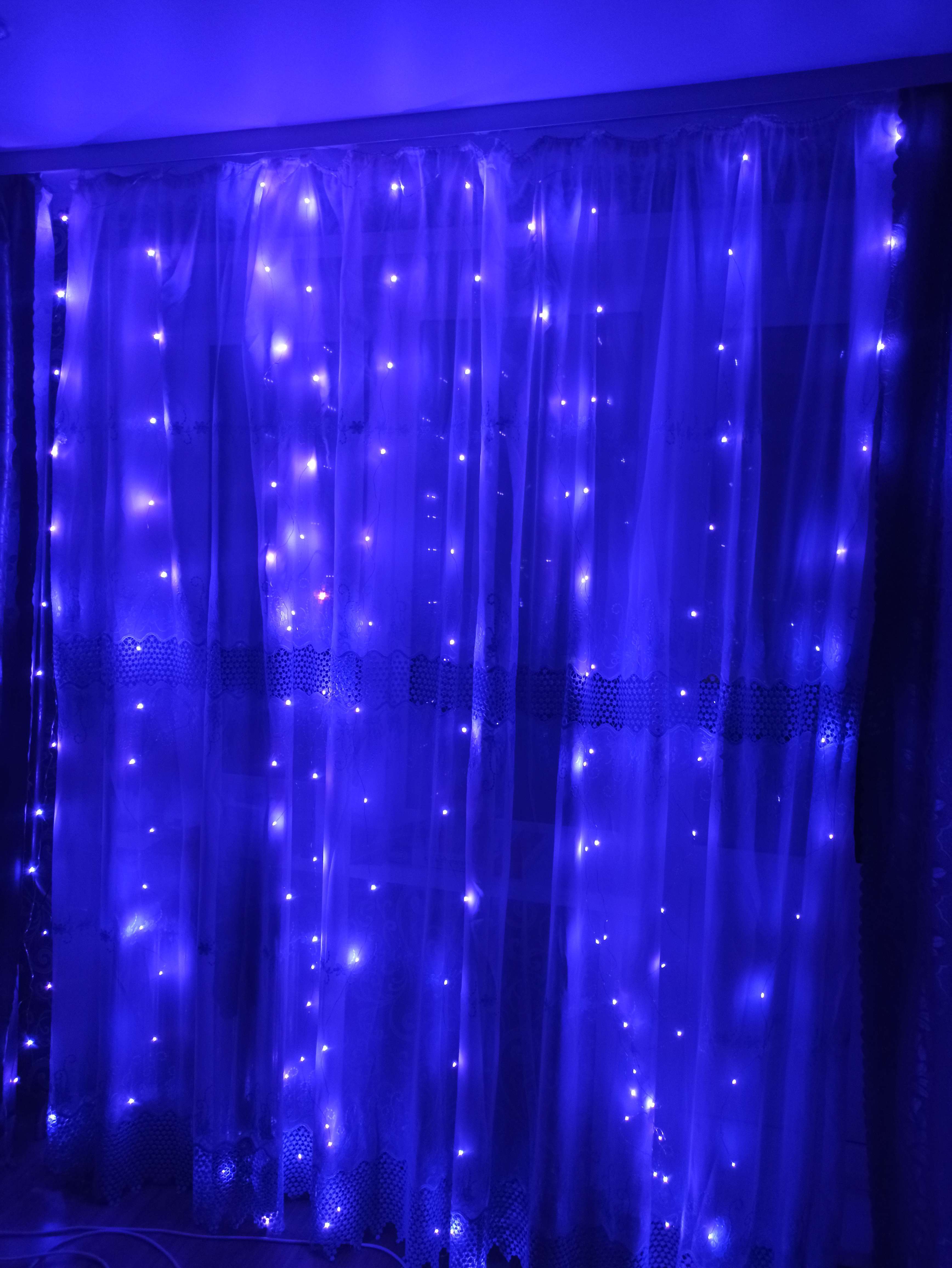 Фотография покупателя товара Гирлянда «Занавес» 2.8 × 3 м роса на крючках, с пультом, IP20, серебристая нить, 300 LED, свечение фиолетовое, 8 режимов, USB - Фото 18