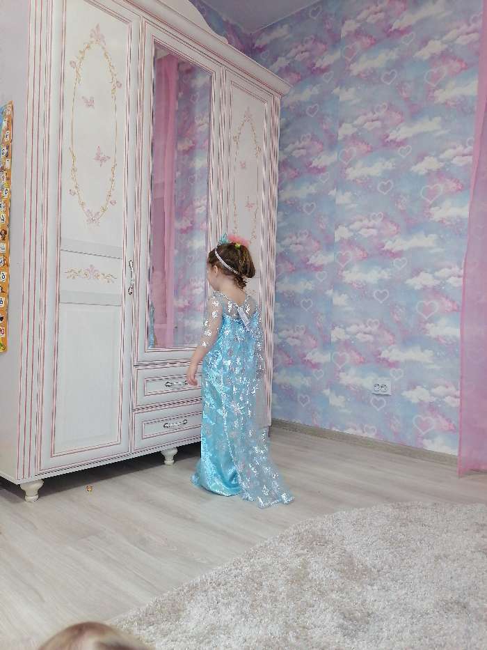 Фотография покупателя товара Карнавальный костюм «Эльза», сатин 2, платье, корона, р. 32, рост 122 см - Фото 2
