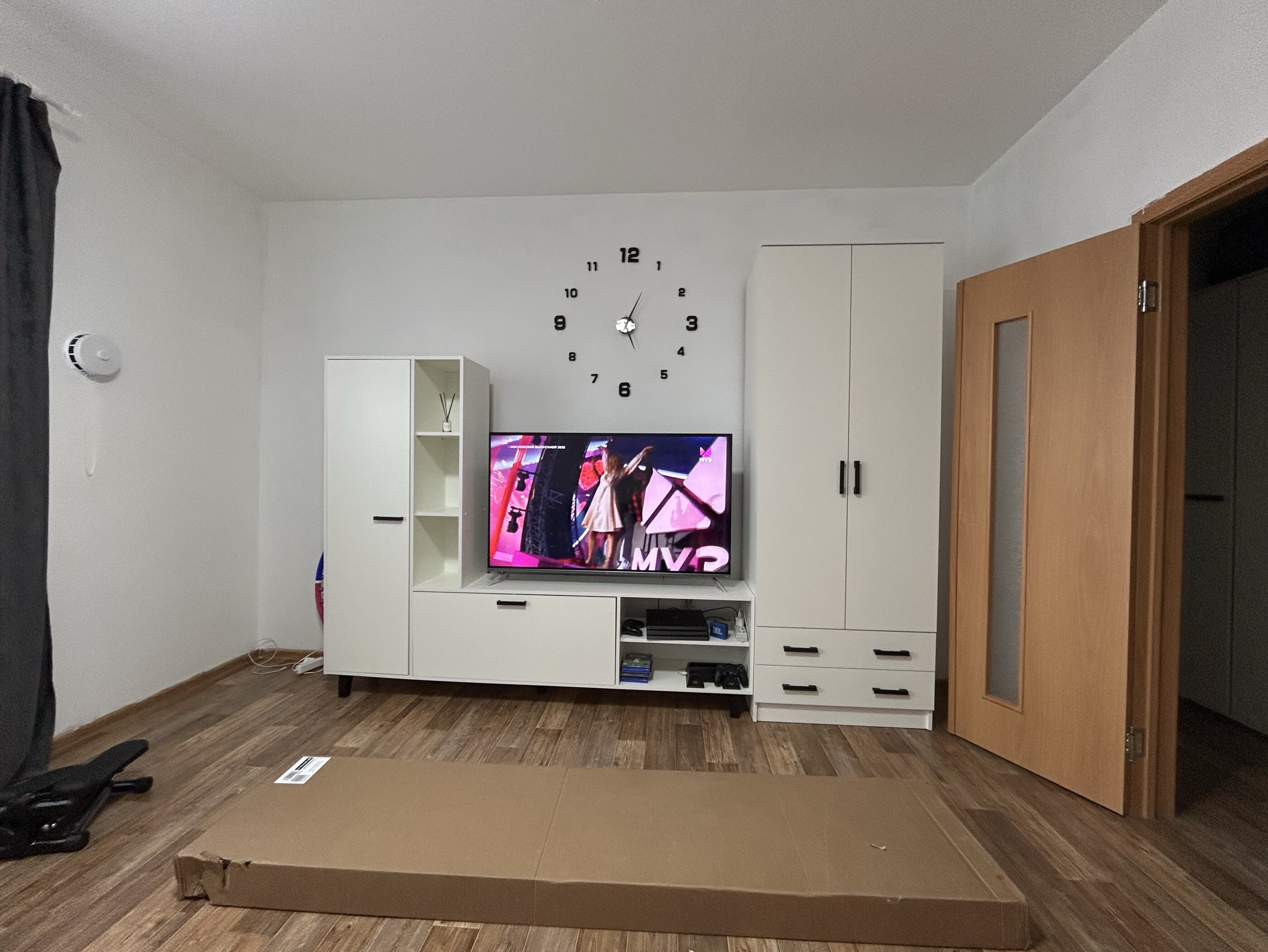 Фотография покупателя товара УЦЕНКА Гостиная Анриал, Дуб крафт золотой/Белый - Фото 2