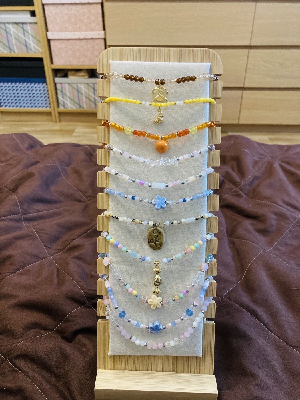 Фотография покупателя товара Подставка под цепочки QF, на 12 мест, 10×10×27 см, бежевая - Фото 1