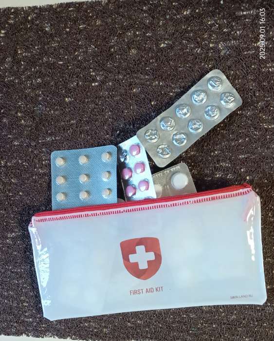 Фотография покупателя товара Аптечка дорожная плоская FIRST AID KIT, 20.5×9.5 см - Фото 1