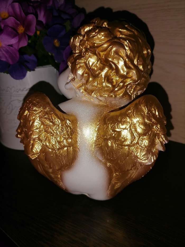 Фотография покупателя товара Сувенир "Ангел сидячий", белая с золотом, гипс, 17 см - Фото 2