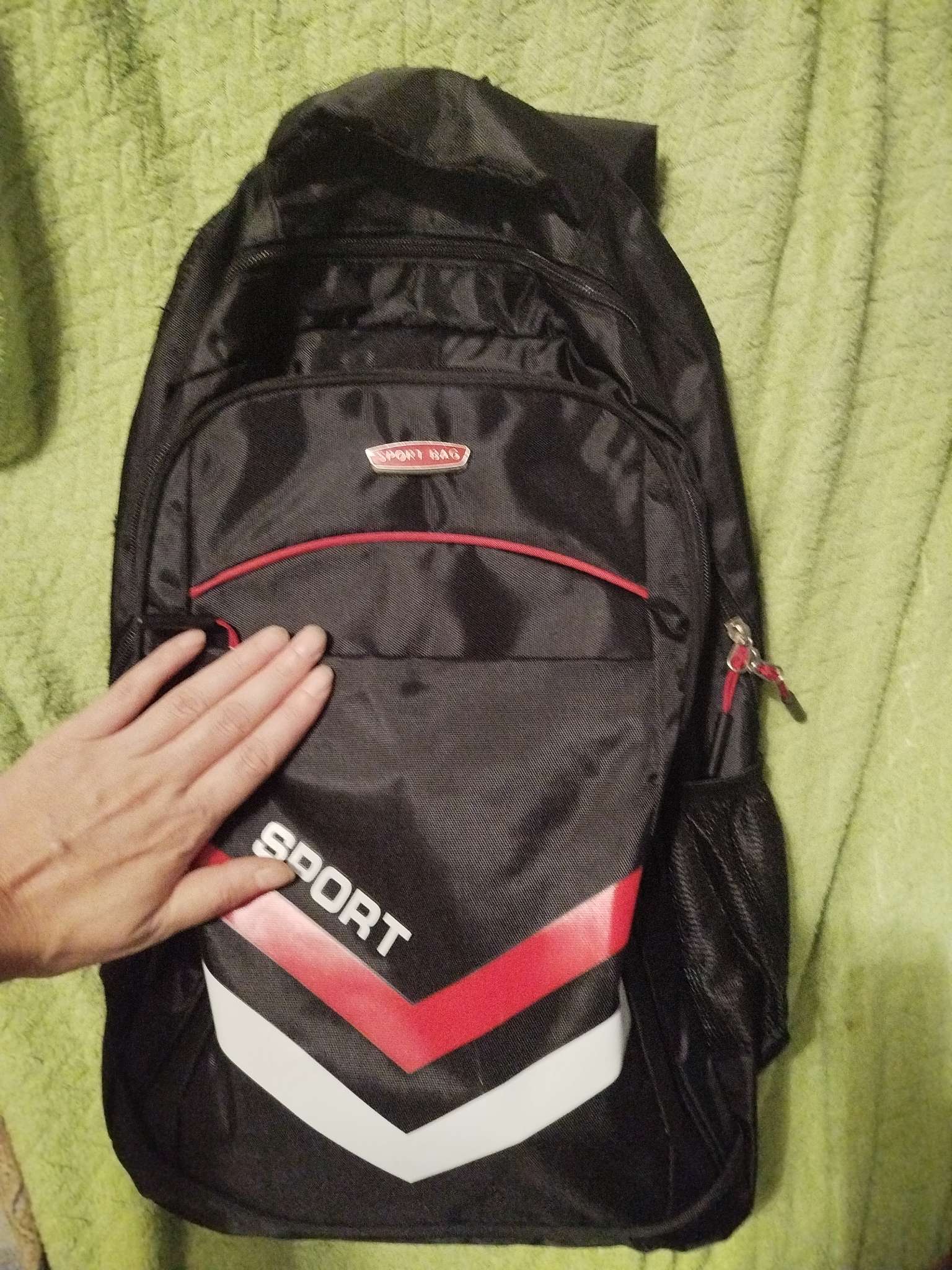 Фотография покупателя товара Рюкзак школьный на молнии, с карманами, с полосками, размер 30.5×14.5×47.5 см, чёрный/красный - Фото 1