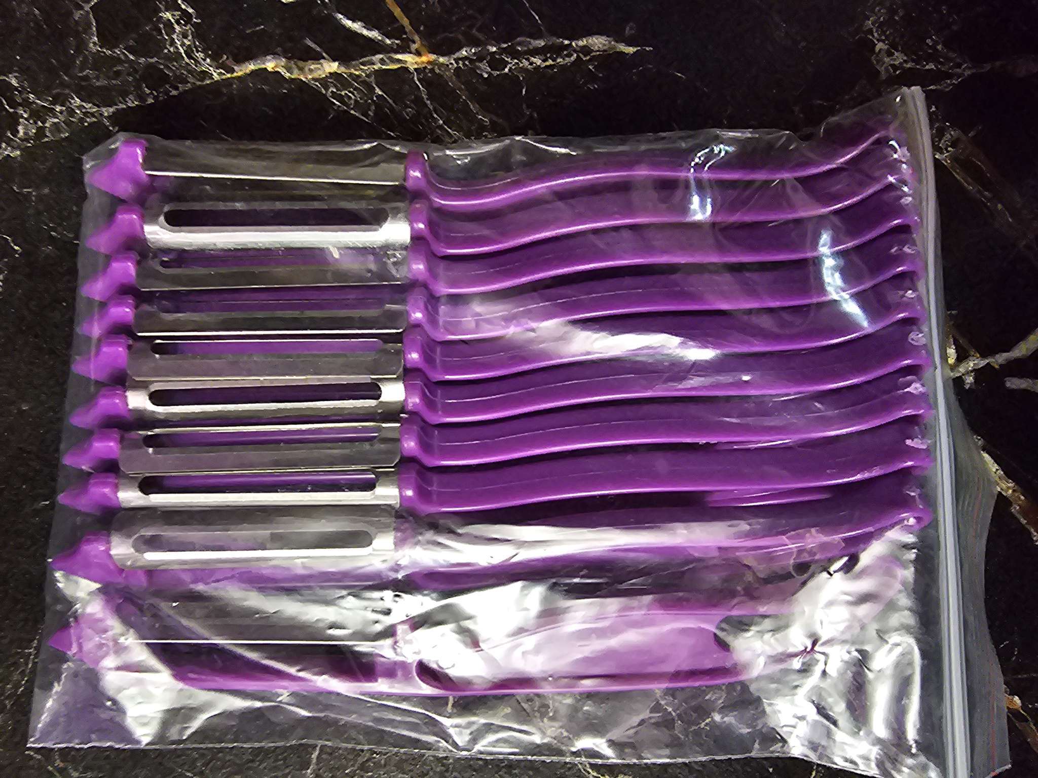 Фотография покупателя товара Овощечистка Доляна «Волна», 14 см, цвет фиолетовый - Фото 2