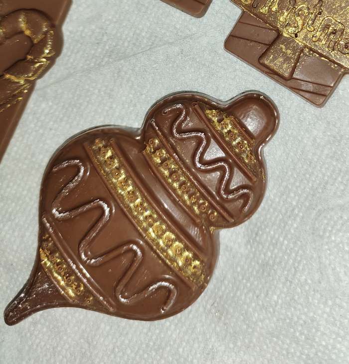 Фотография покупателя товара Форма для шоколада и конфет пластиковая «Ёлочная игрушка», 15×10 см, цвет прозрачный - Фото 1