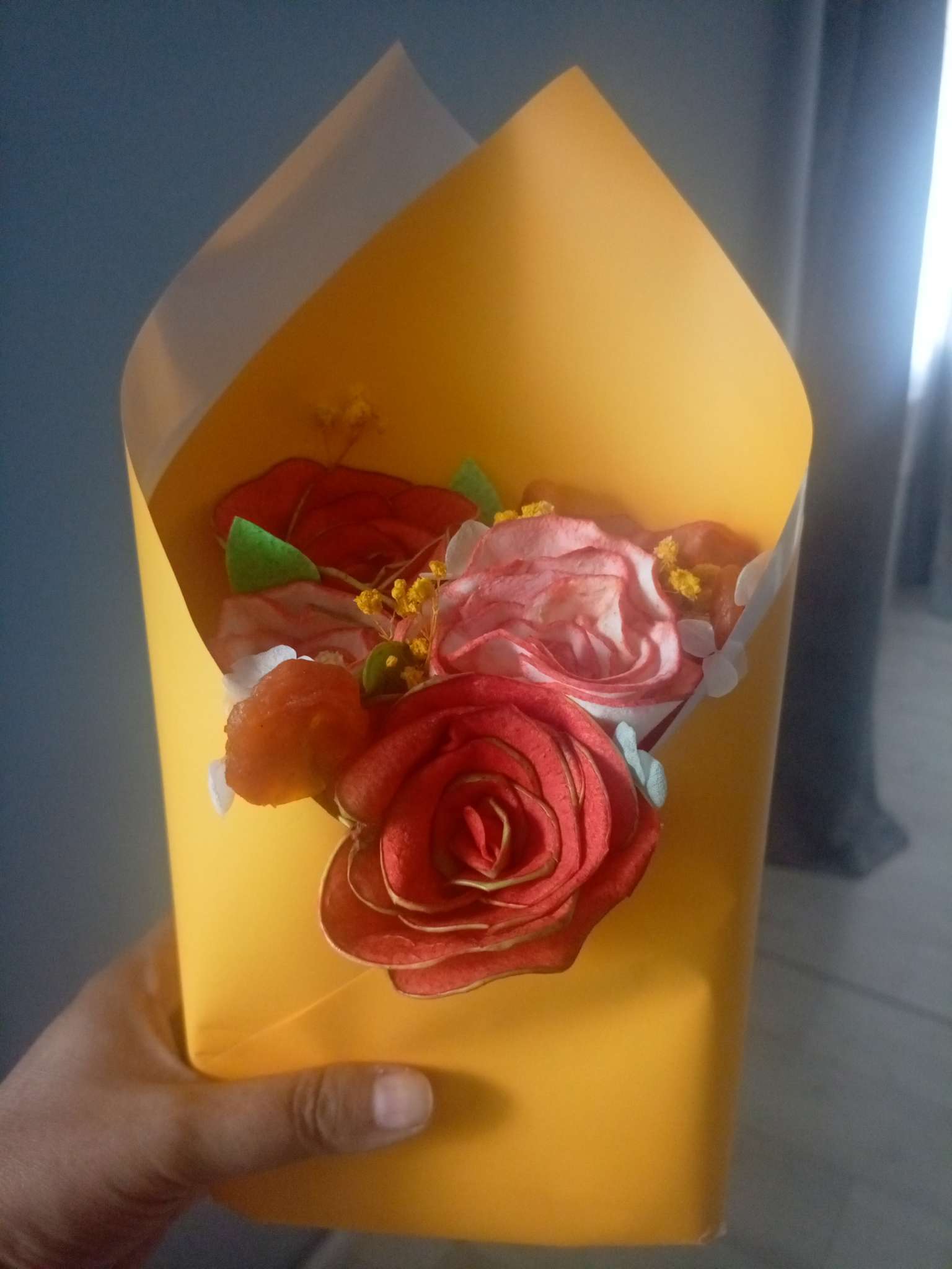 Фотография покупателя товара Пленка для цветов и букетов «Жемчужный перелив», тропический ананас, 0.57×5 м - Фото 1