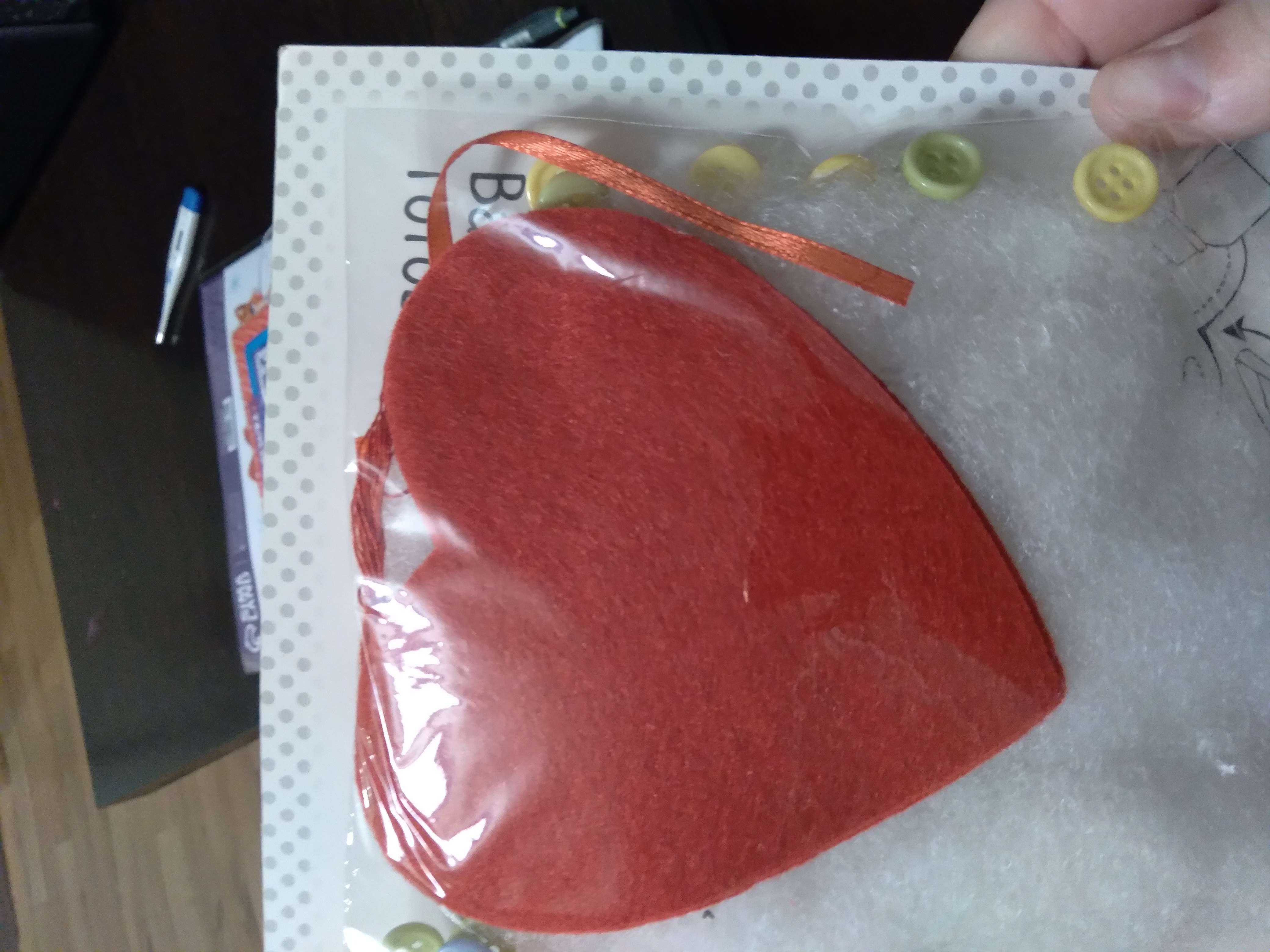 Фотография покупателя товара Набор для создания подвесной ёлочной игрушки из фетра «Сердце», цвет красный - Фото 3