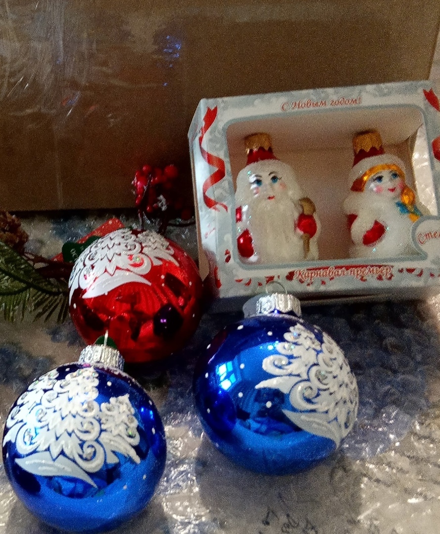 Фотография покупателя товара Набор ёлочных игрушек "Дед Мороз и Снегурочка мини" 2 шт, 9 см - Фото 2