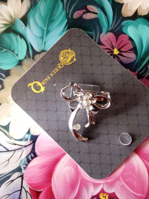 Фотография покупателя товара Брошь «Цветочный вальс» мини, форма МИКС, белая в серебре - Фото 1