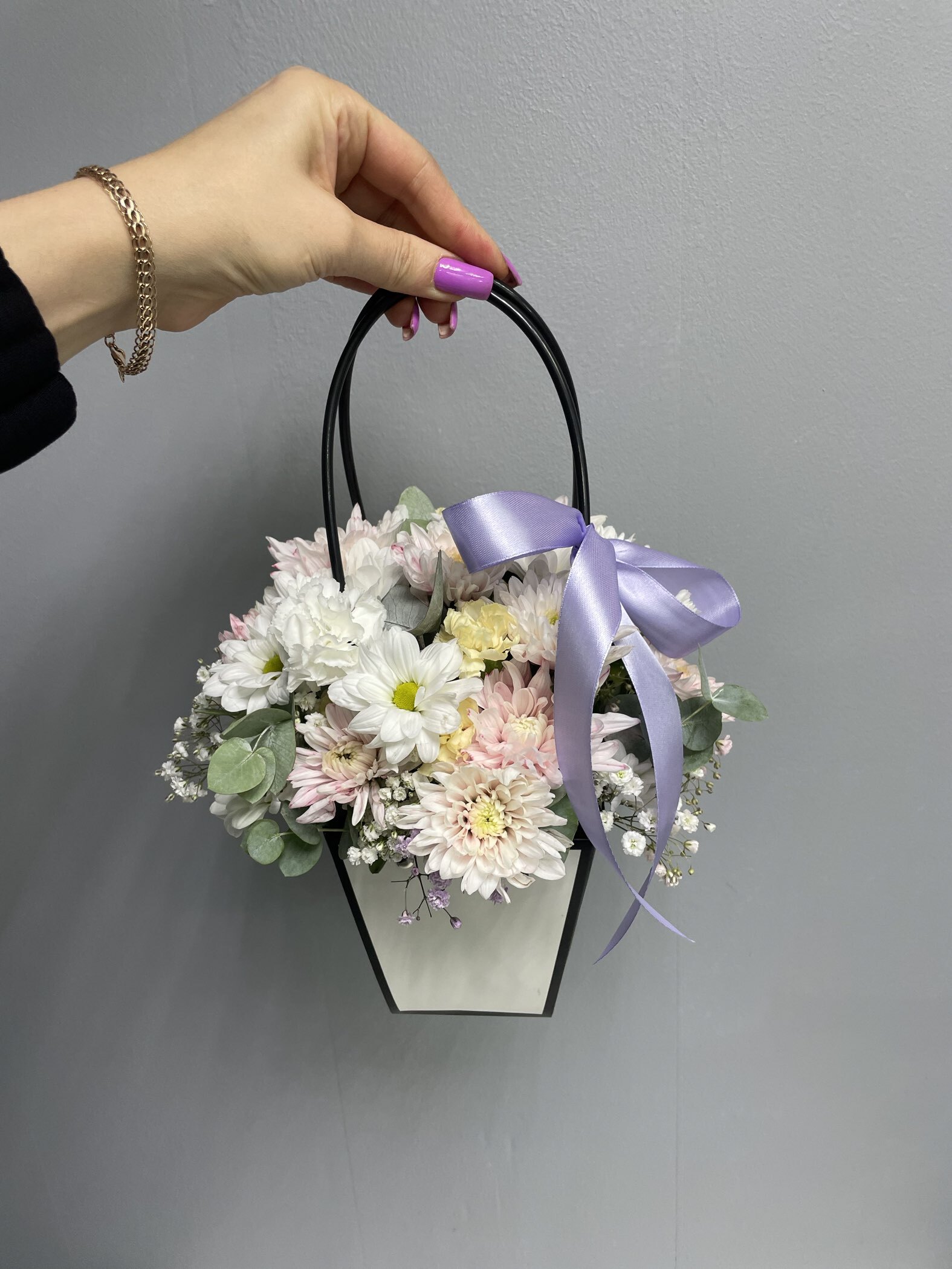 Фотография покупателя товара Сумка для цветов Белая влагостойкая, 12×12 - 8×8 - 12.5 см - Фото 2