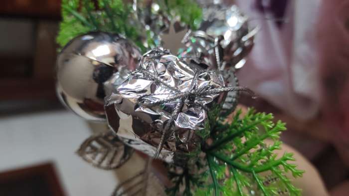 Фотография покупателя товара Декор "Зимняя сказка" шарик бубенчик подарок,15 см, серебро - Фото 6