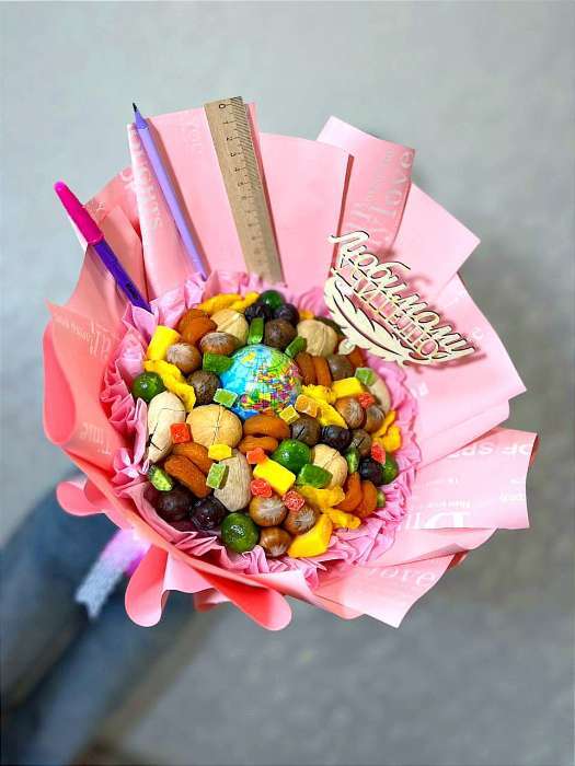 Фотография покупателя товара Топпер для торта деревянный «Любимому учителю» - Фото 2