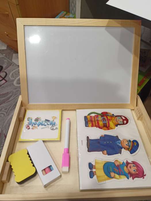 Фотография покупателя товара Конструктор магнитный «Профессии» в деревянной коробке + набор игровых карточек, мел, маркер, губка