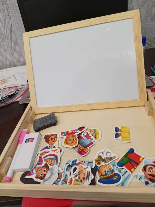 Фотография покупателя товара Конструктор магнитный «Профессии» в деревянной коробке + набор игровых карточек, мел, маркер, губка