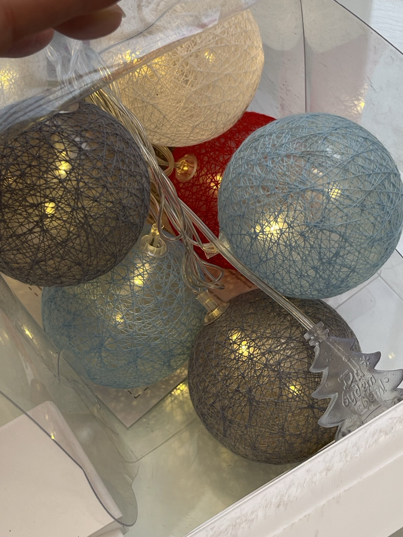 Фотография покупателя товара Гирлянда - нить, 5 м с насадками «Клубки летние», IP20, прозрачная нить, 20 LED, свечение тёплое белое, 220 В - Фото 2