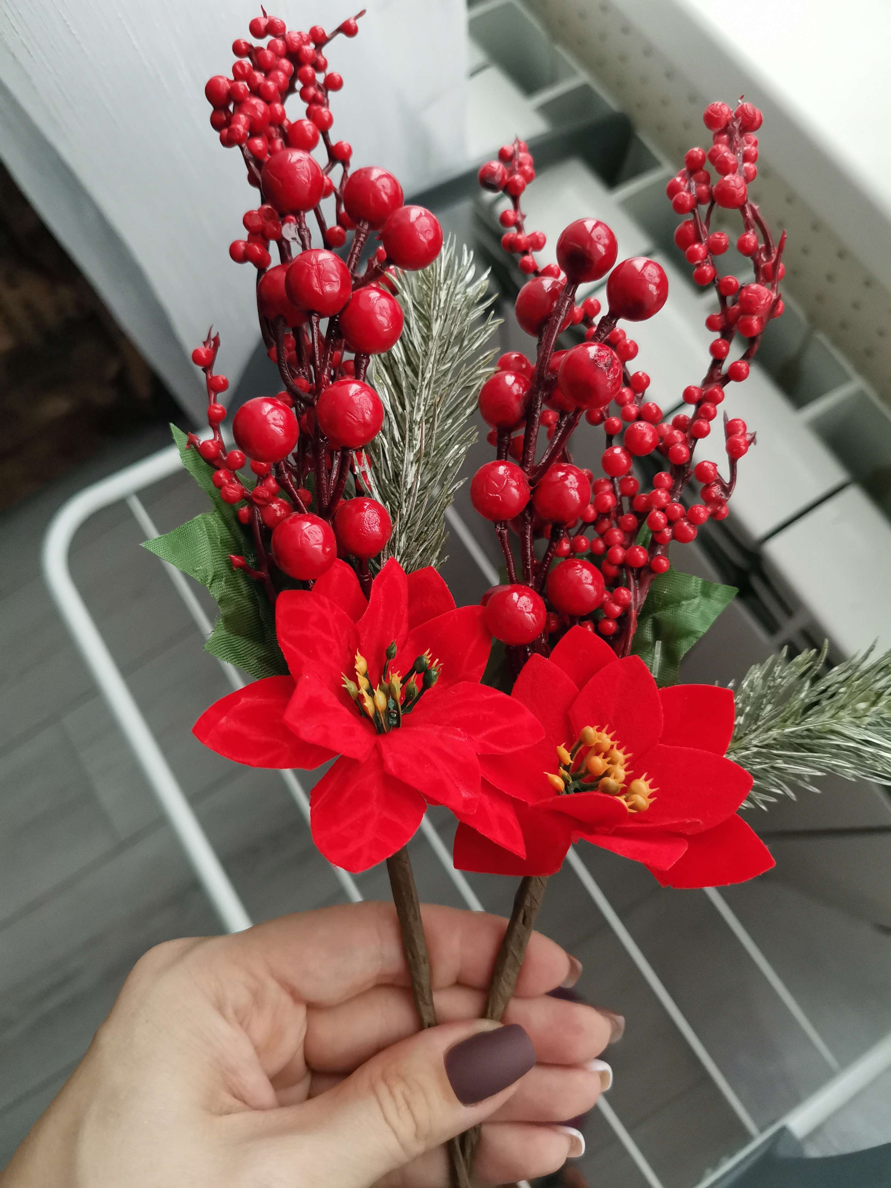 Фотография покупателя товара Декор "Зимняя магия" цветок хвоя ягоды, 26 см
