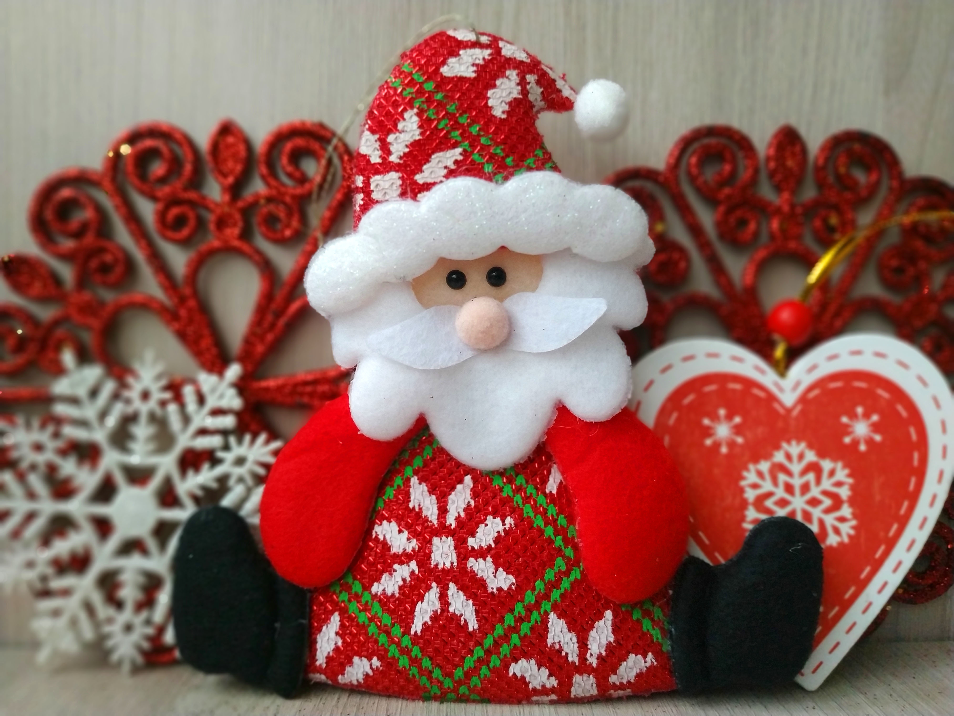 Фотография покупателя товара Мягкая подвеска "Снеговик" машет, 10х16 см, красно-зелёный - Фото 4