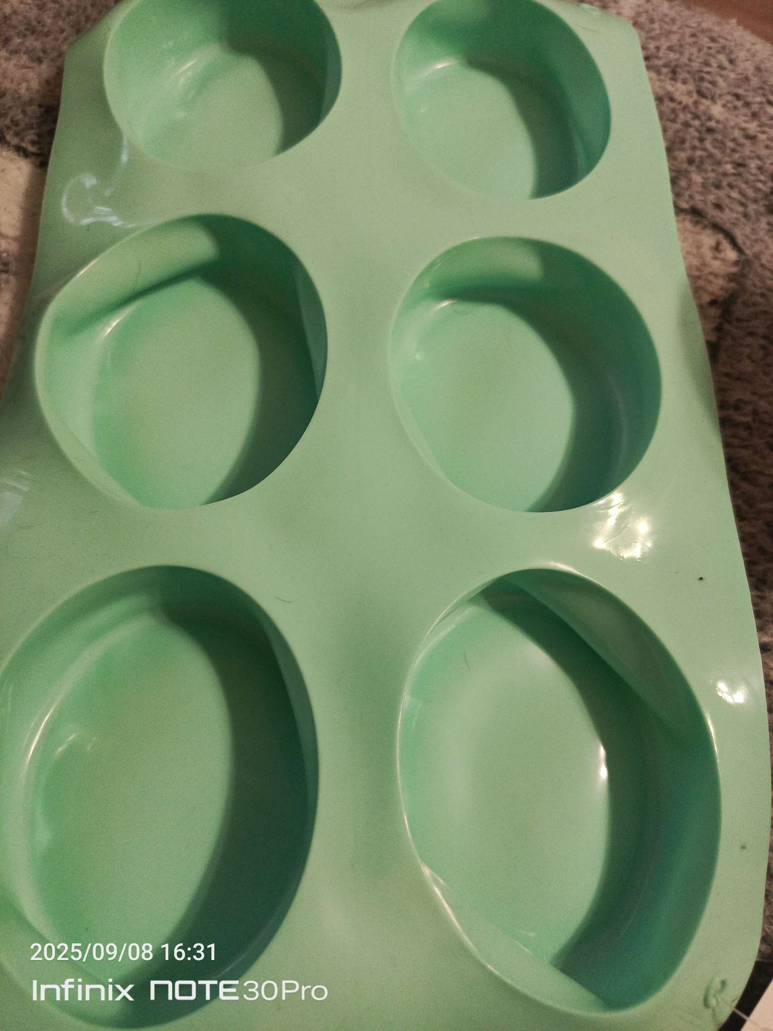 Фотография покупателя товара Форма для выпечки Доляна «Фигуры. Овал», силикон, 28×16×2 см, 6 ячеек, бирюзовая - Фото 5