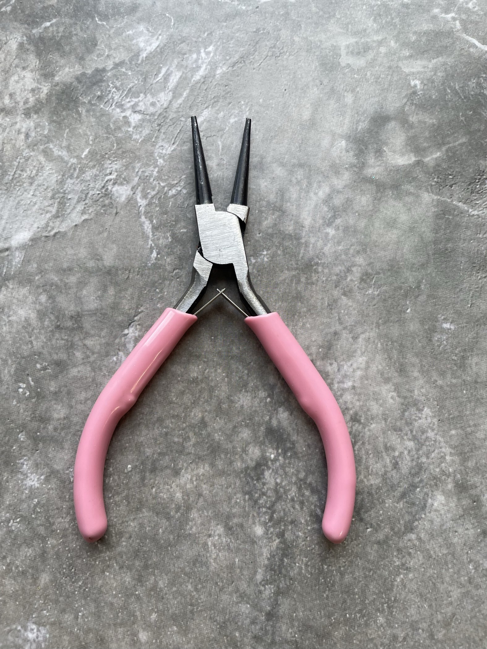 Фотография покупателя товара Круглогубцы для рукоделия, 12.5×6.5 см, розовые - Фото 1