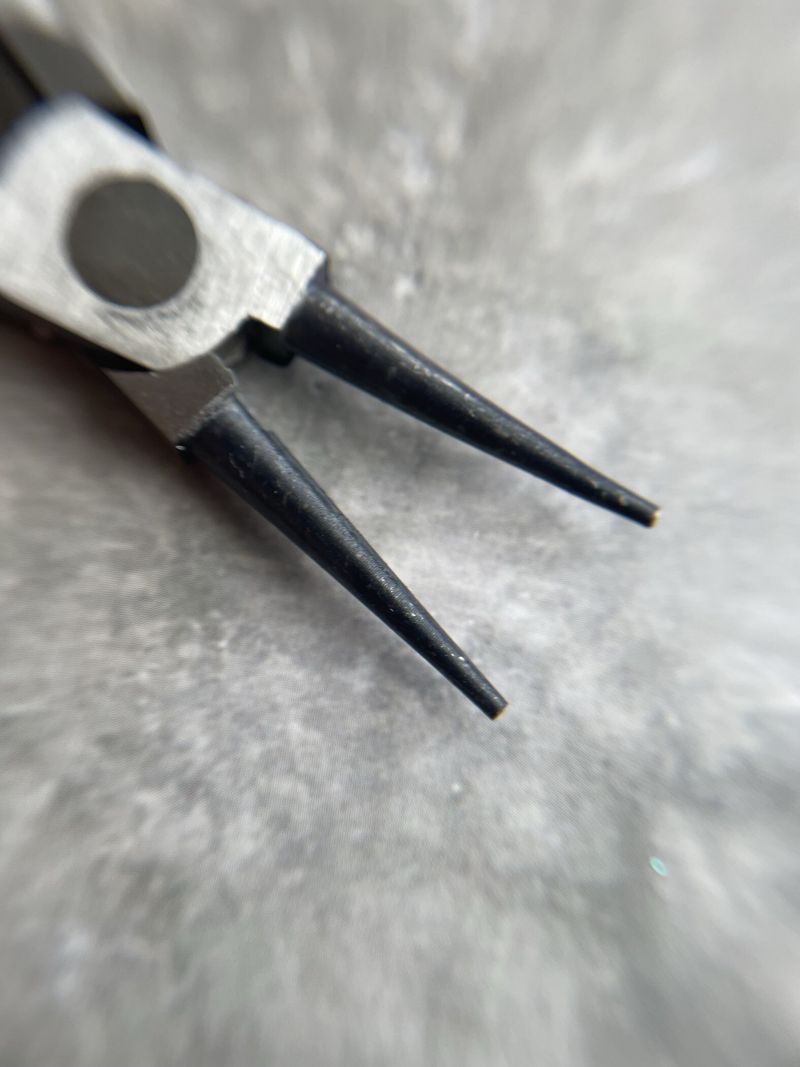 Фотография покупателя товара Круглогубцы для рукоделия, 12.5×6.5 см, розовые - Фото 3