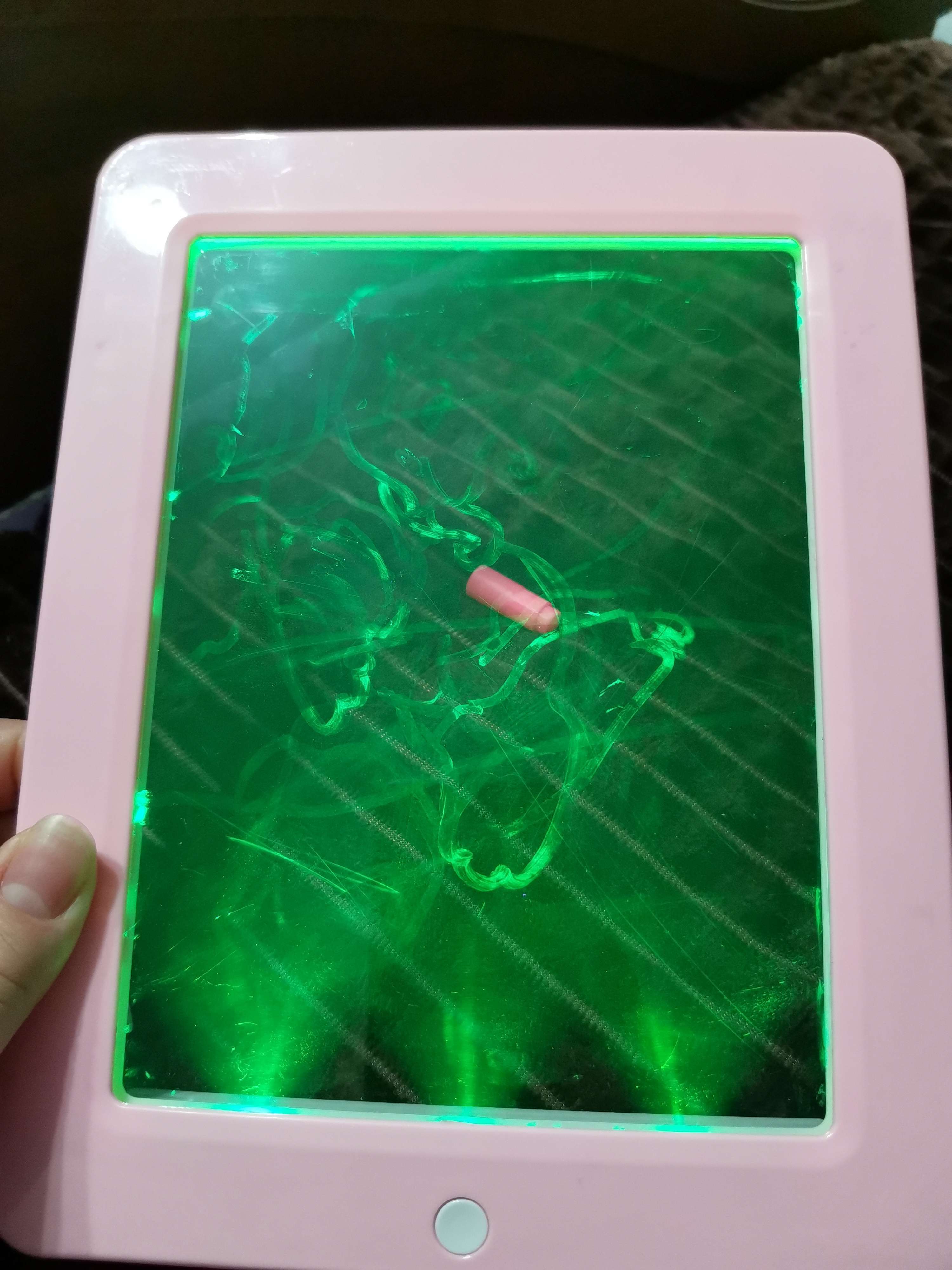 Фотография покупателя товара 3D-планшет для рисования неоновыми маркерами «Мир волшебства», световые эффекты, с карточками