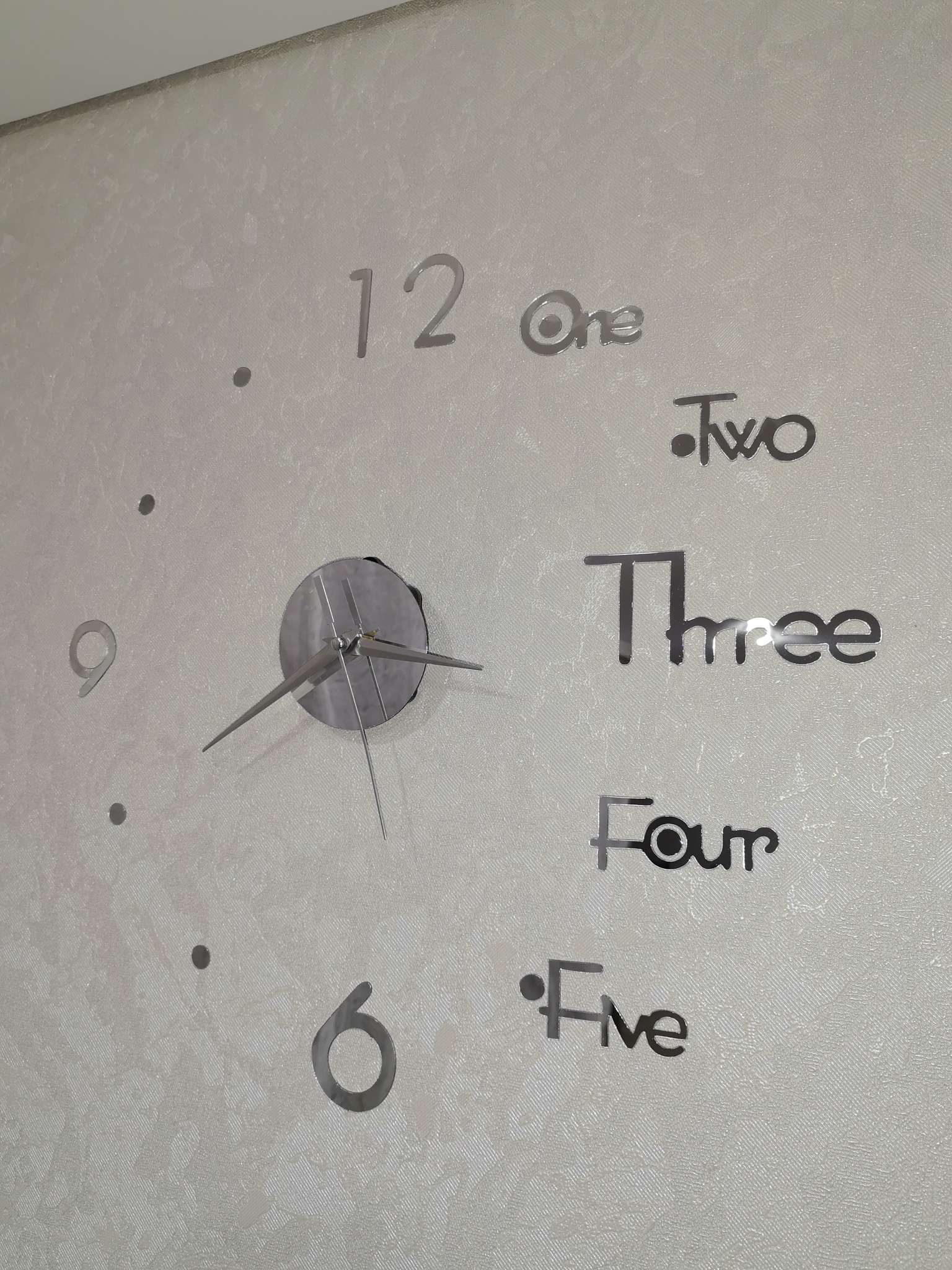 Фотография покупателя товара Часы настенные интерьерные «Биенн», 3D, наклейка, бесшумные, плавный ход, d=45 см - Фото 1