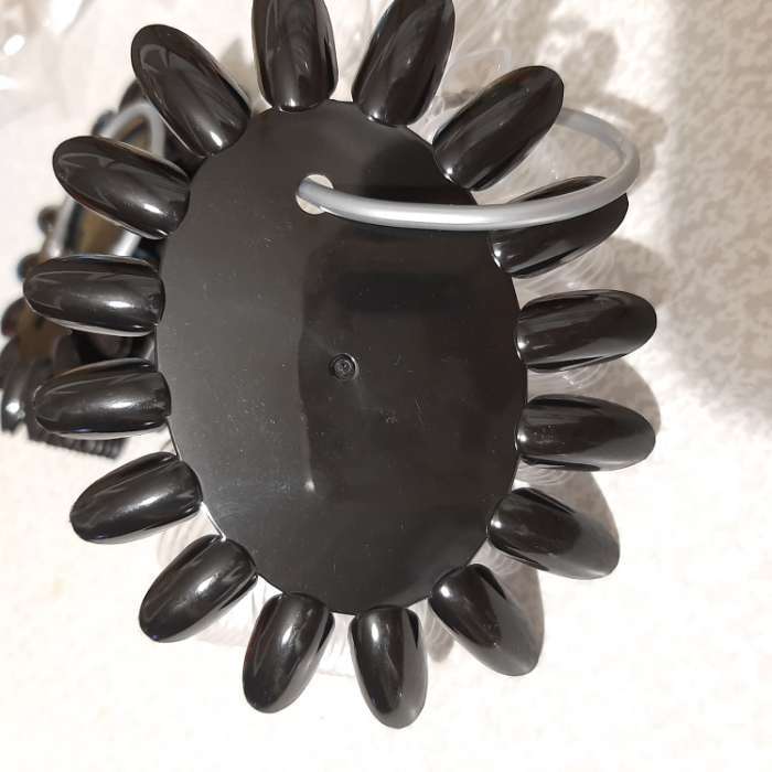 Фотография покупателя товара Палитра для лаков «Овальная», 10 шт по 16 ногтей, цвет чёрный - Фото 5