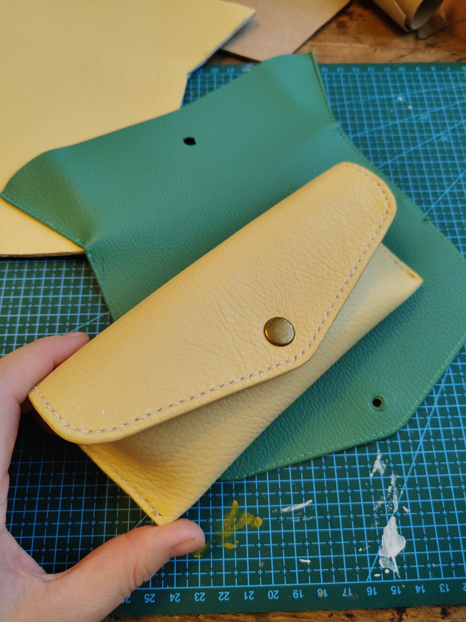 Фотография покупателя товара Футляр для очков на кнопке, однотонный, размер 17×4×7 см, голубой - Фото 2