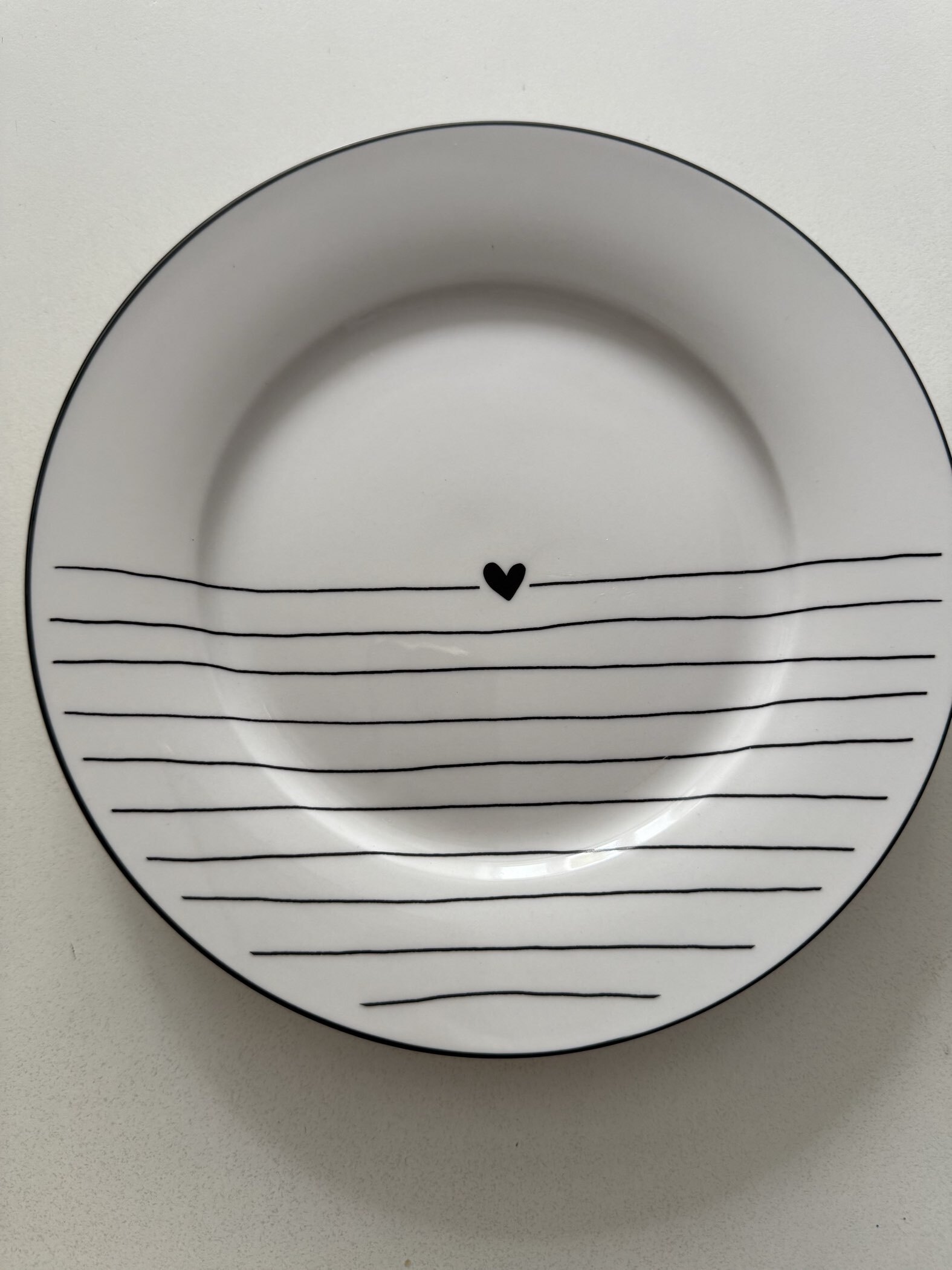 Фотография покупателя товара Тарелка плоская керамическая «Любовь в деталях», d=20 см, ручная работа - Фото 2