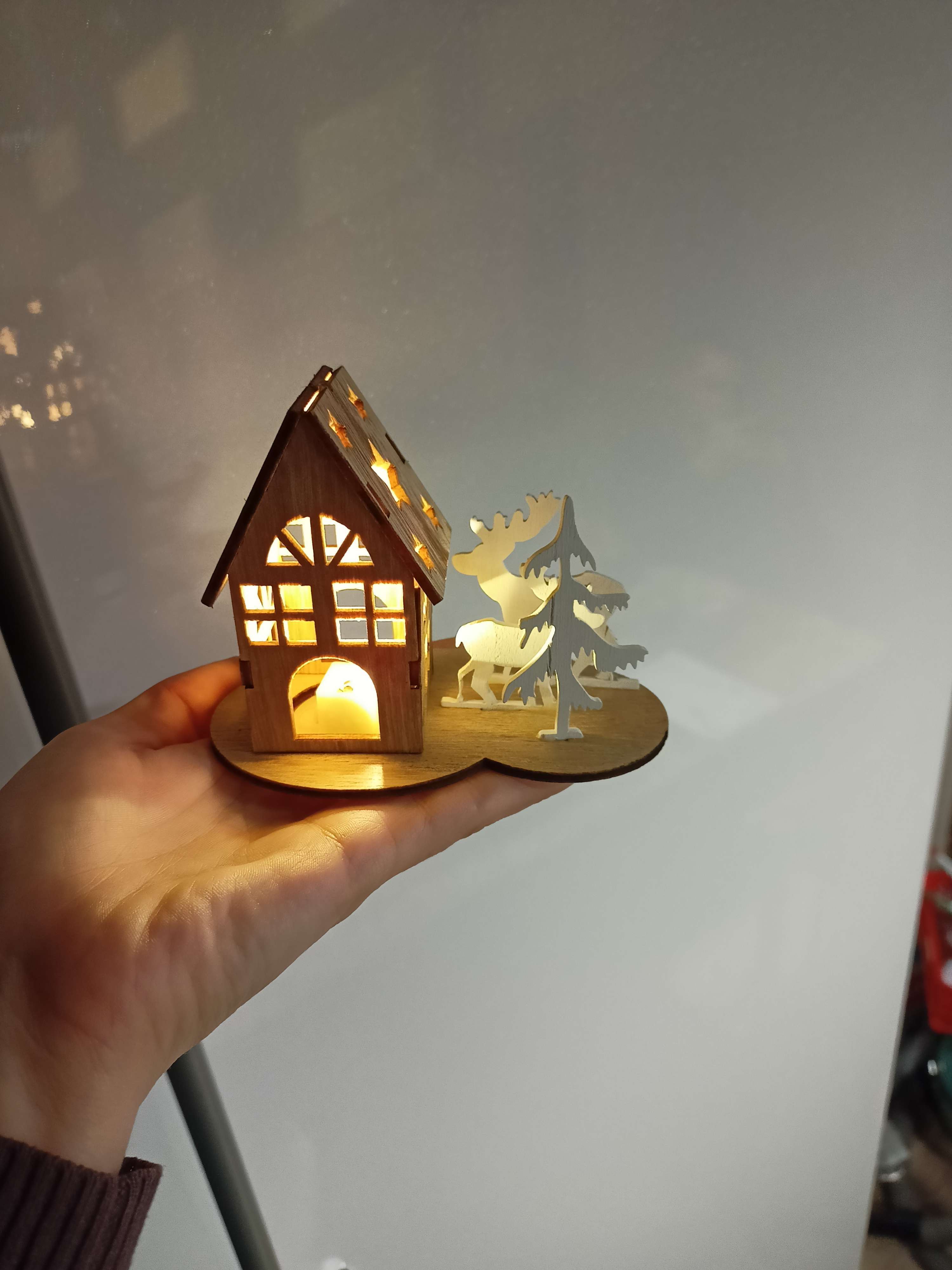 Фотография покупателя товара Новогодний декор с подсветкой «Праздничный домик» 7 × 11,5 × 8,7 см - Фото 1
