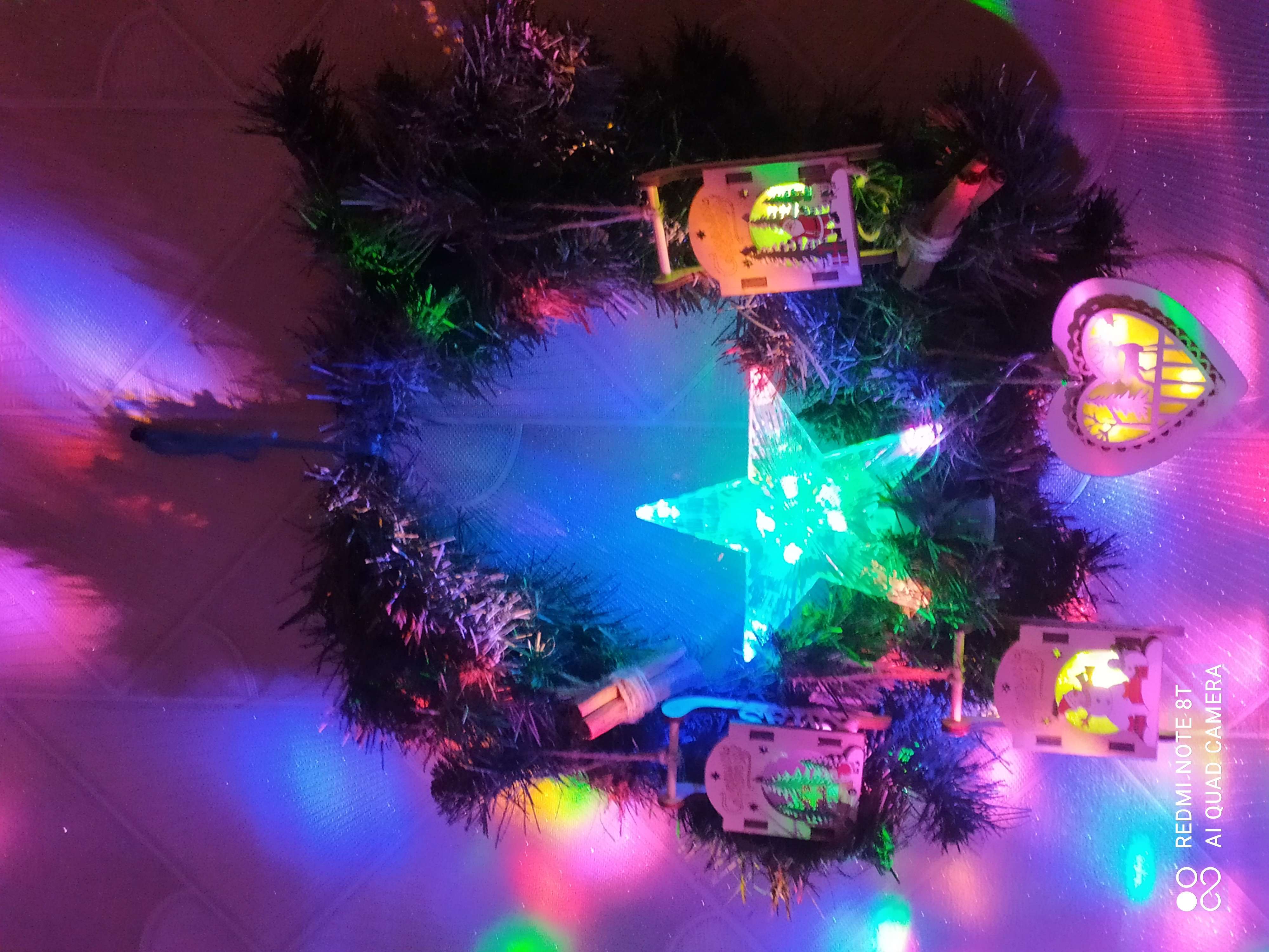 Фотография покупателя товара Ёлочная игрушка «Сани с Дедом Морозом», от батареек, свечение RGB - Фото 3
