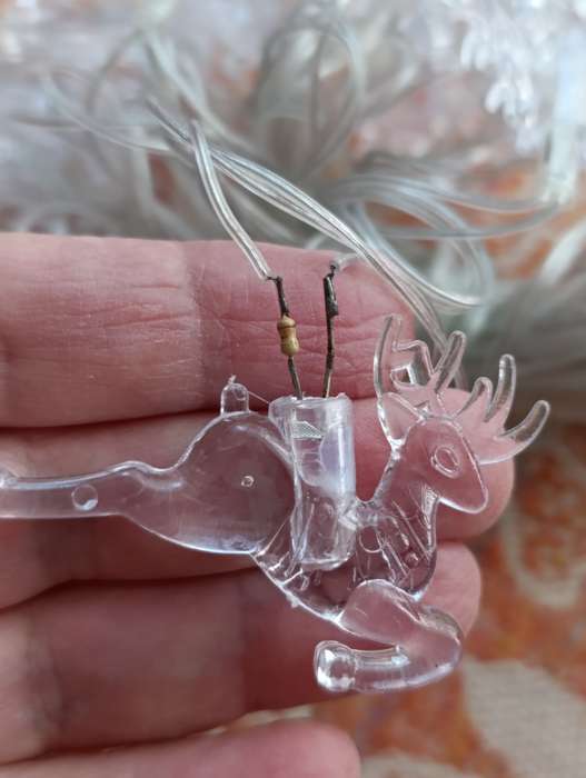 Фотография покупателя товара Гирлянда «Нить» 5 м с насадками «Олени», IP20, прозрачная нить, 20 LED, свечение мульти (RG/RB), мигание, 220 В - Фото 2