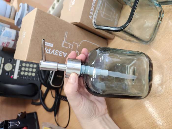 Фотография покупателя товара Дозатор для мыла SL Home, стекло, 8×8×18 см - Фото 2